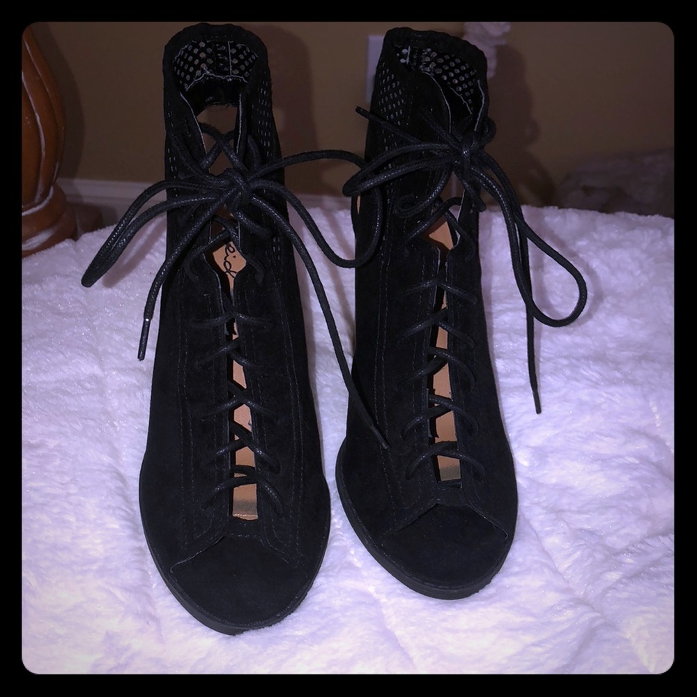 Black lace up wedges: Never been worn